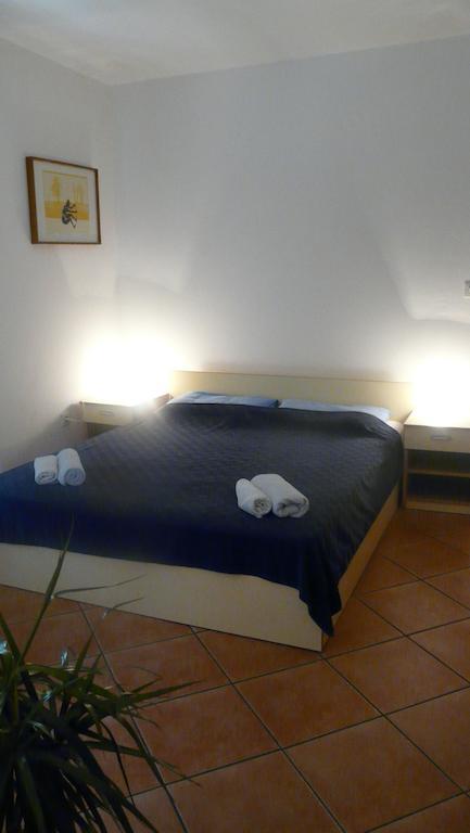 Guest House Zivkovic Sveti Stefan Eksteriør billede