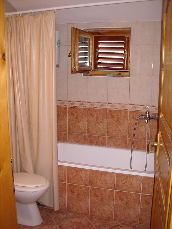 Guest House Zivkovic Sveti Stefan Eksteriør billede