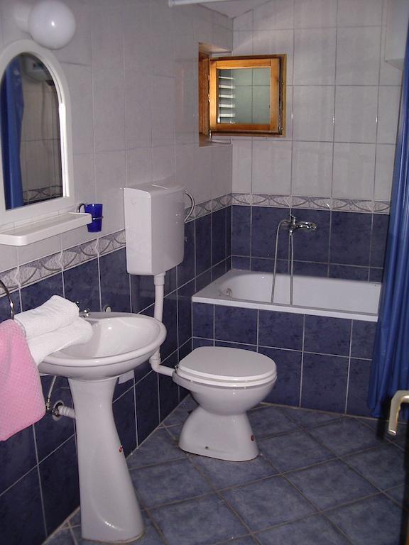 Guest House Zivkovic Sveti Stefan Eksteriør billede