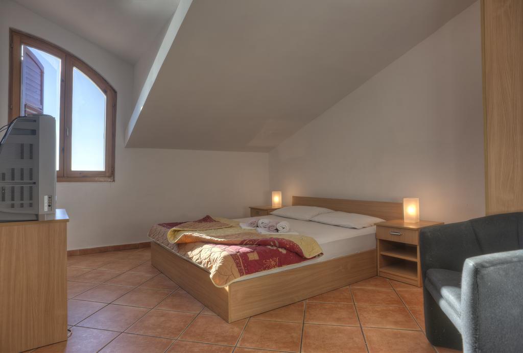 Guest House Zivkovic Sveti Stefan Eksteriør billede